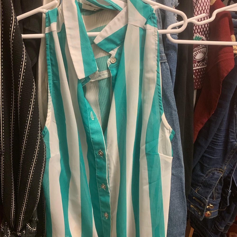 Tops - Picture 2 of 2